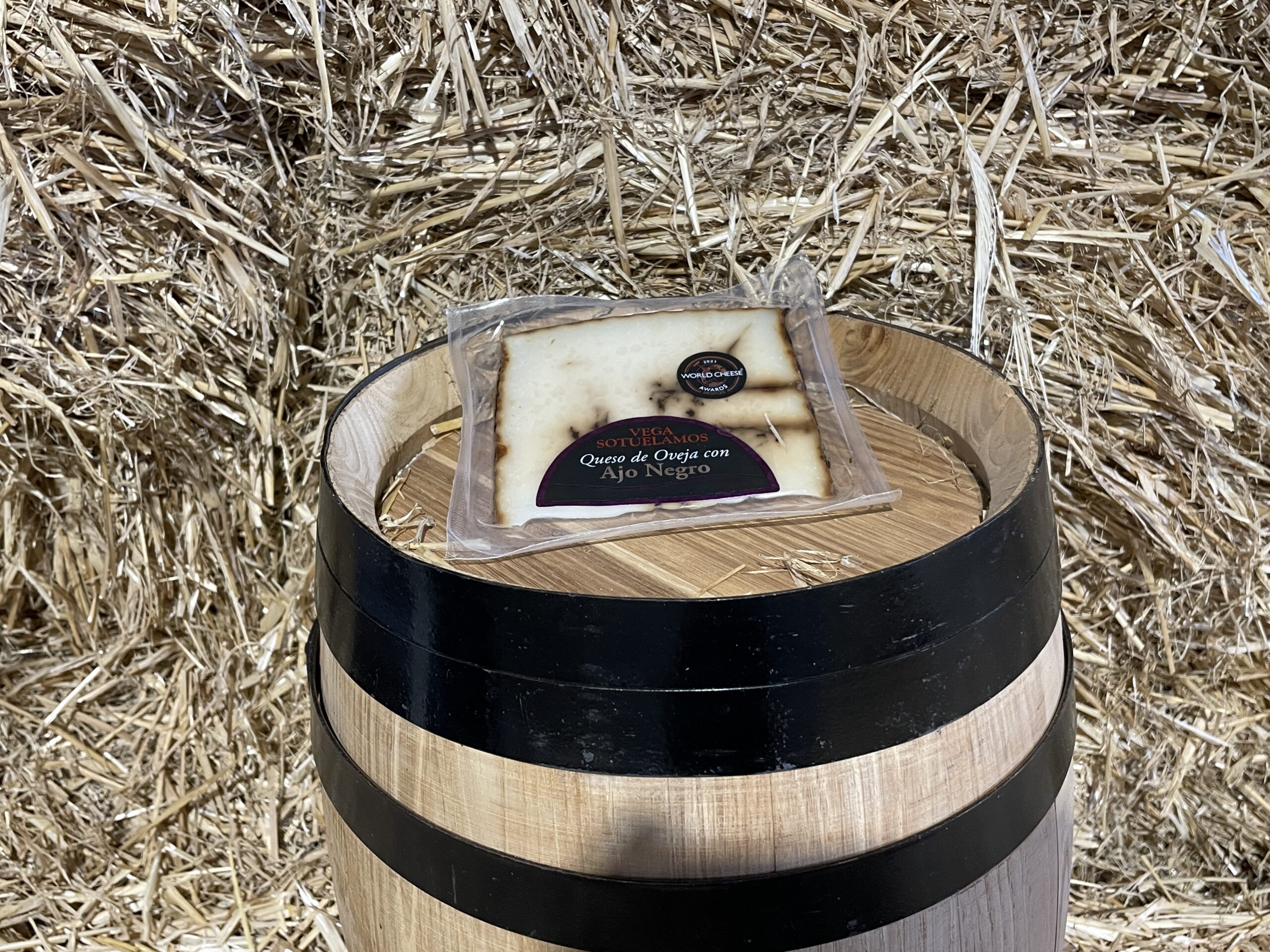 Sheep's cheese with black garlic